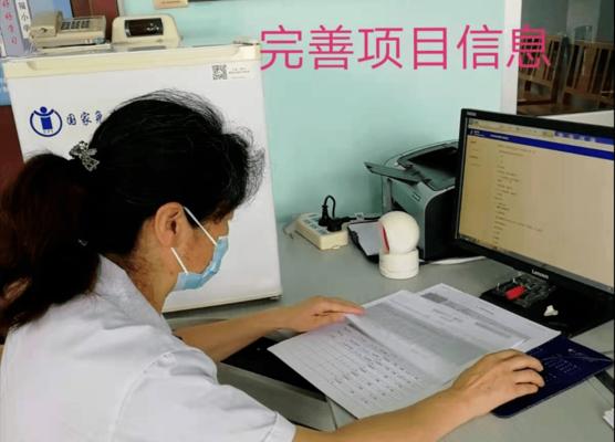 以披坚执锐，身先士卒（一个英勇善战的将军）