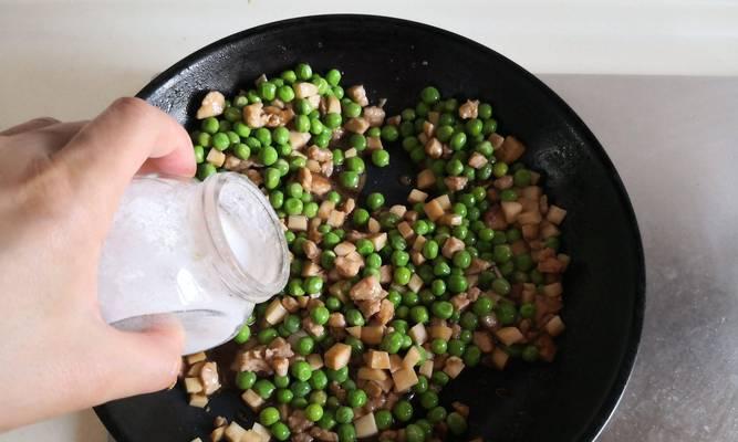关于豌豆的作文怎么写（《立夏时节豌豆香：青春的味道》）
