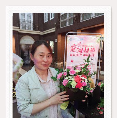 有关母亲节插花语录的短句子（《慈颜如花映春晖——母亲节插花语录》）