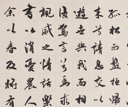 《归去来兮》的唯美风情（陶渊明的诗歌艺术）